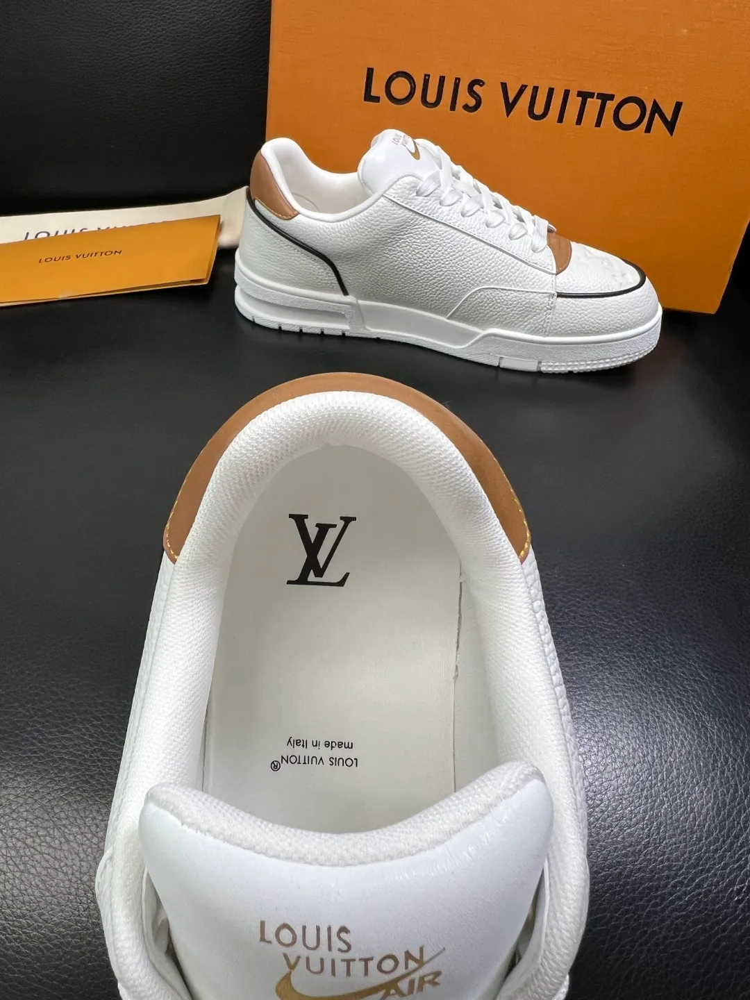 Men's shoes 💰840 Lv high quality top crafts Louis Vuitton, sports sneakers counter synchronization, uppers imported from Italy, high-quality splicing colorful complex crafts, imported mesh pads soft and comfortable, soles: original soles specially provided by the original factory, T men's shoes 💰U exclusive movable molded soles super comfortable, original factory single goods, code number 39-44 (customized 38 45)